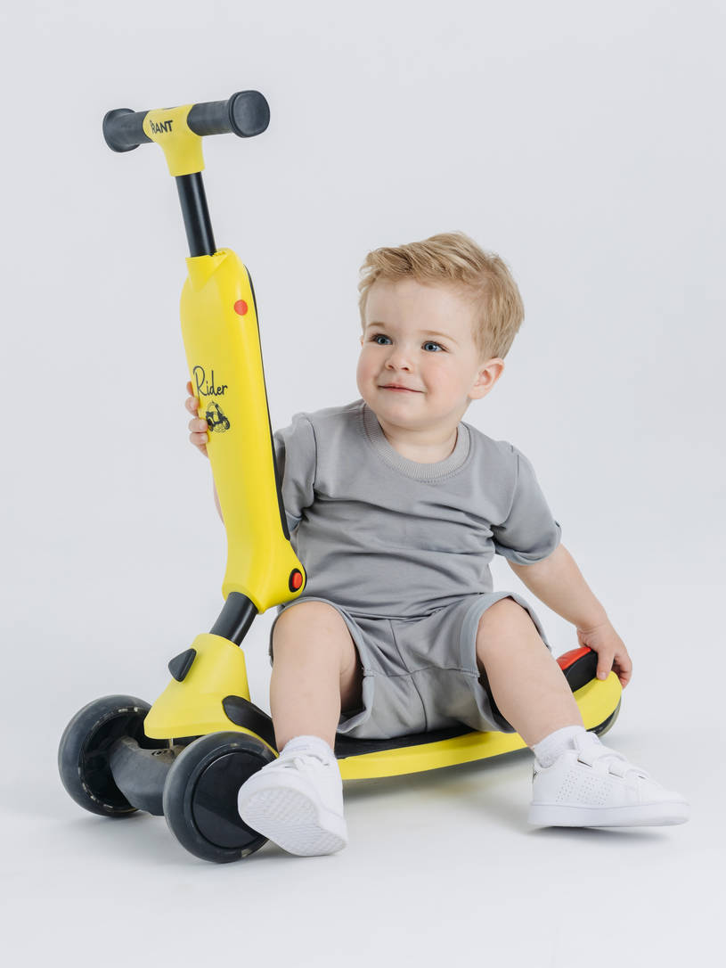 Беговел-самокат Rant Rider Plus со светящимися колесами желтый