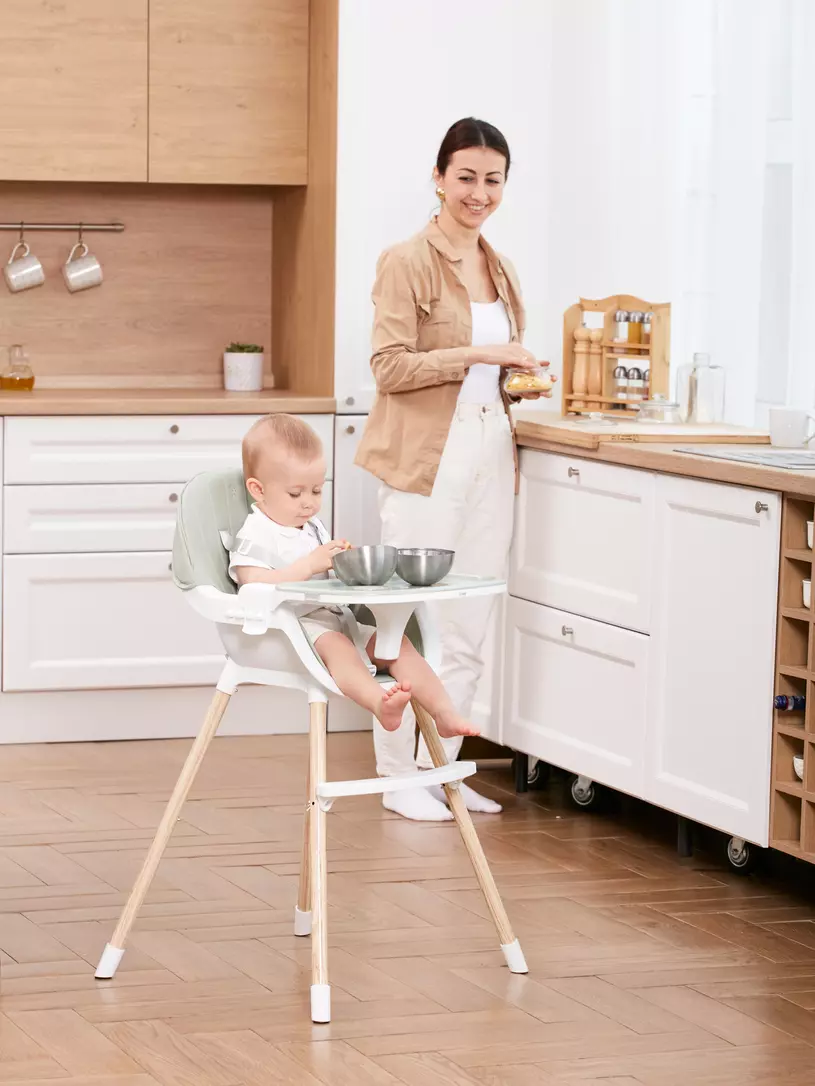 Стульчик для кормления Mowbaby Crispy green