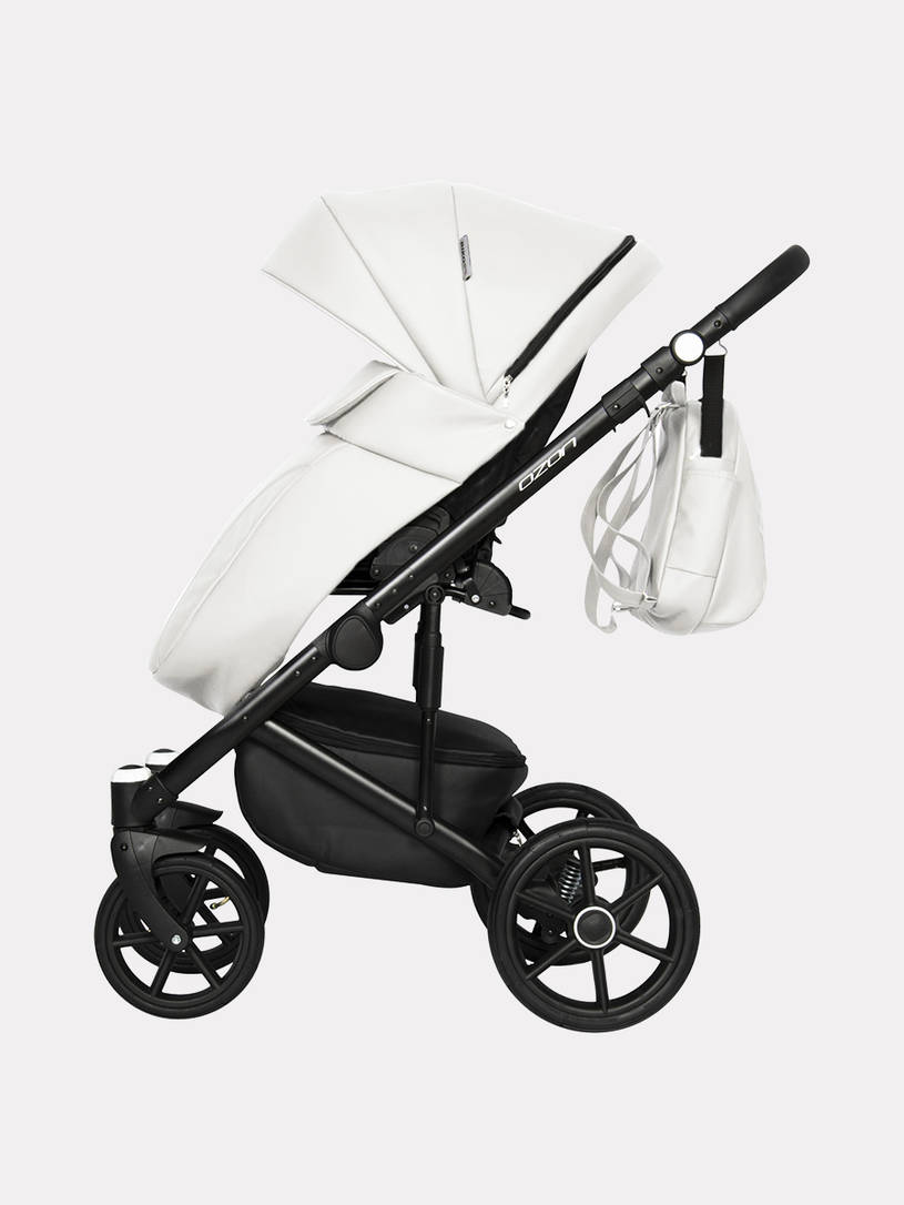 Коляска 2 в 1 Riko Basic Ozon 07 белый