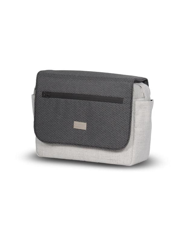 Коляска 2 в 1 Riko Villa 03 бело-черный