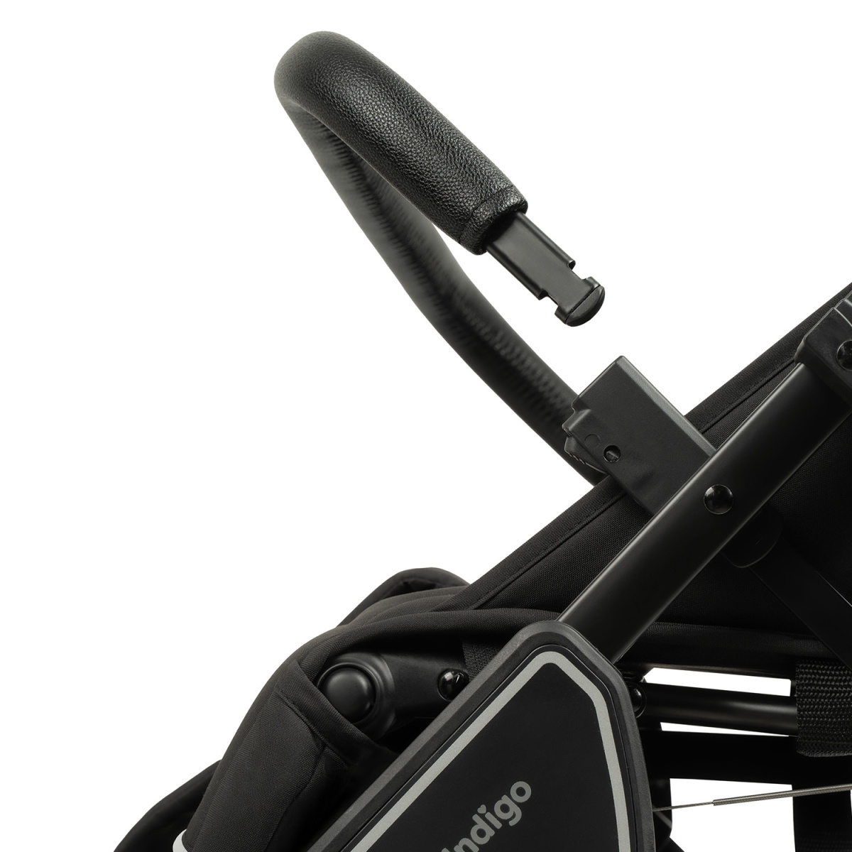 Коляска прогулочная Indigo VOLT черный